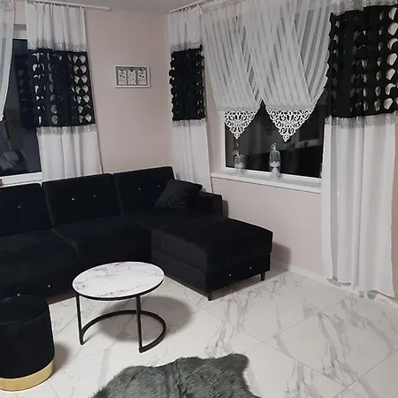 Holiday home Domki Prowansalskie Myslakowice